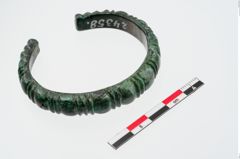 Foto von Bronzeperlarmreif (NHMW-PRAE-024358)